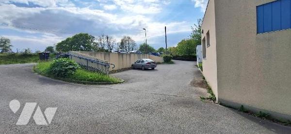 VAL COUESNON, Local à usage professionnel - TREMBLAY - Local à usage professionnel, convient po...