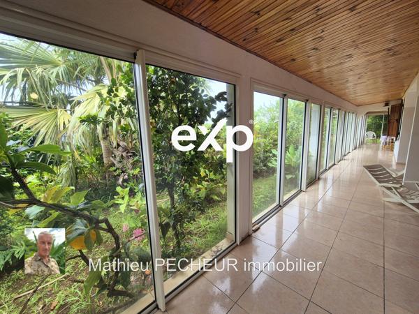 Villa F7 (5 chambres) sur une parcelle de 3200m2