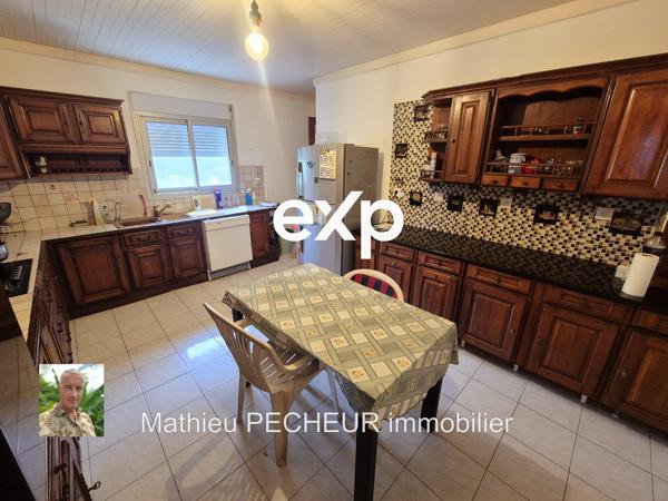 Villa F7 (5 chambres) sur une parcelle de 3200m2