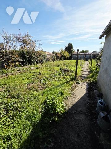Maison à rénover 5 chambres avec garage et jardin VILLEDIEU LA BLOUERE