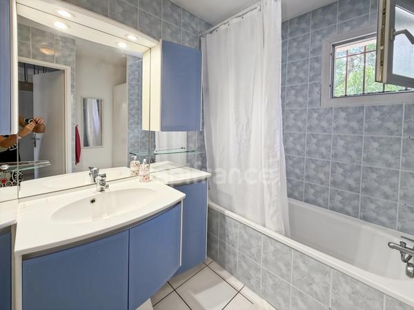 Maison à vendre 5 pièces  (01)