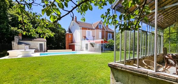 Maison de caractère 315 m² parc 3 160 m² piscine – La Rochelle