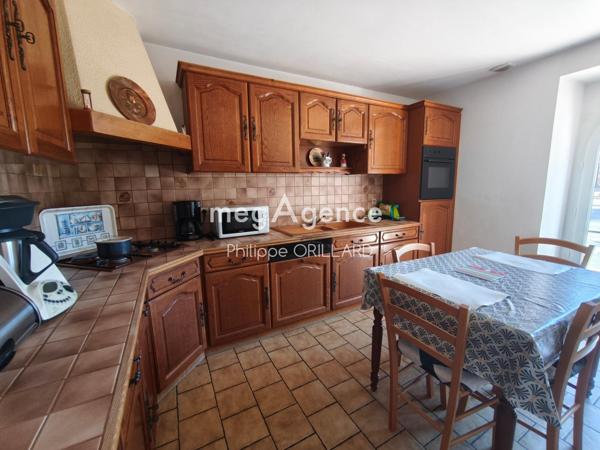 Maison à Saint-Saturnin-du-Limet, 53800 - 5 pièces 112m²