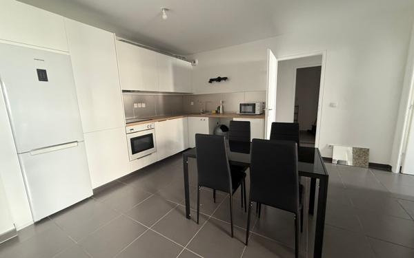 Appartement à louer    3 pièces • 59,20 m2 Marseille 10