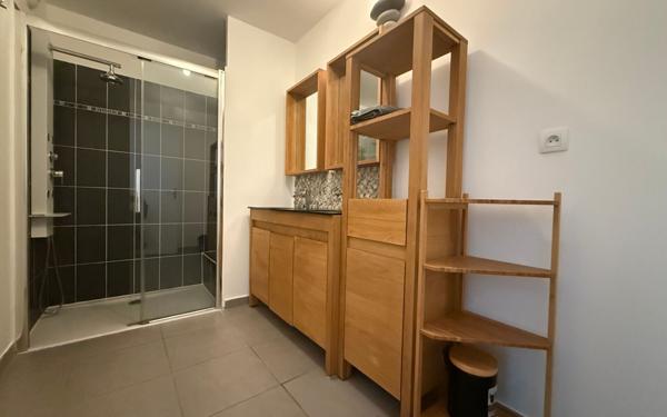 Appartement à louer    3 pièces • 59,20 m2 Marseille 10