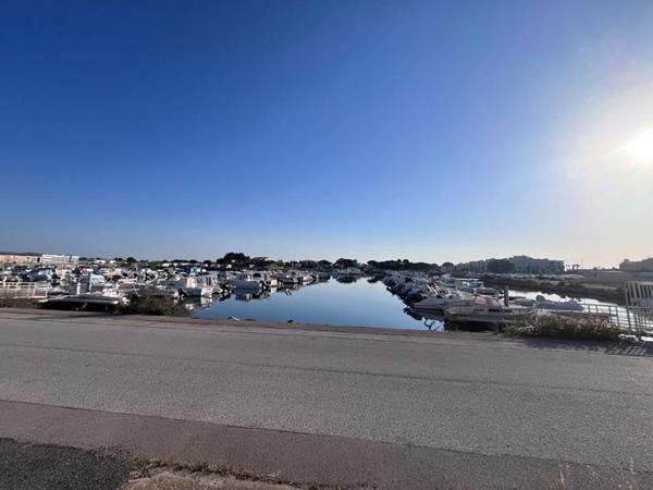 Maison avec vue sur le port de 300 m² avec permis accordé pour divers projets, gros travaux et gros potentiel