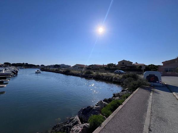 Maison avec vue sur le port de 300 m² avec permis accordé pour divers projets, gros travaux et gros potentiel