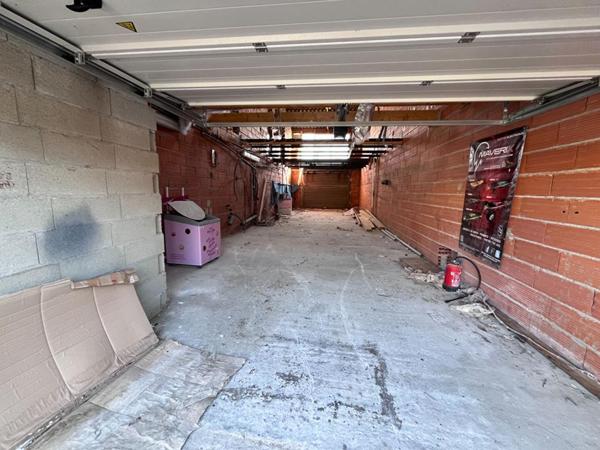 Maison avec vue sur le port de 300 m² avec permis accordé pour divers projets, gros travaux et gros potentiel
