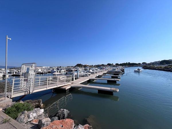 Maison avec vue sur le port de 300 m² avec permis accordé pour divers projets, gros travaux et gros potentiel