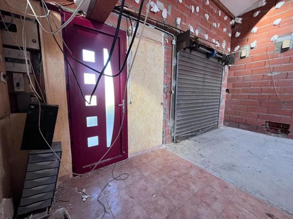 Maison avec vue sur le port de 300 m² avec permis accordé pour divers projets, gros travaux et gros potentiel
