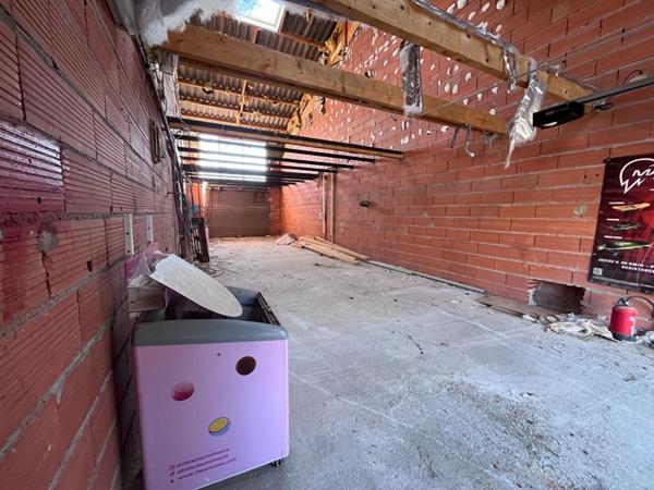 Maison avec vue sur le port de 300 m² avec permis accordé pour divers projets, gros travaux et gros potentiel