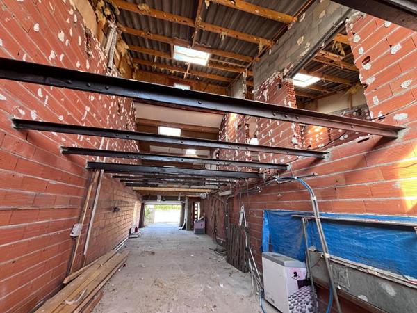 Maison avec vue sur le port de 300 m² avec permis accordé pour divers projets, gros travaux et gros potentiel