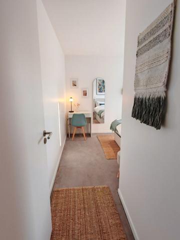 Nanterre Coeur Université - Location meublée F2 43.32 m2 avec parking