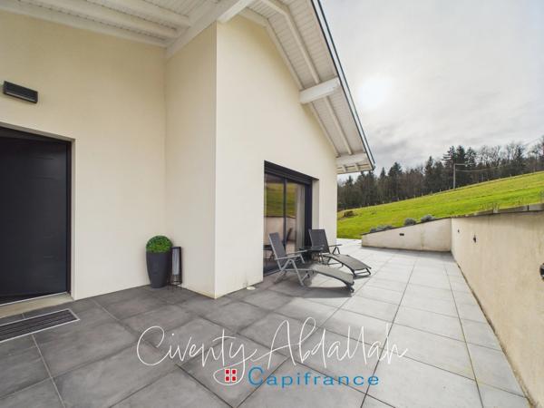 FILLIERE (74) Villa contemporaine avec vue panoramique sur un terrain de 6330 m²