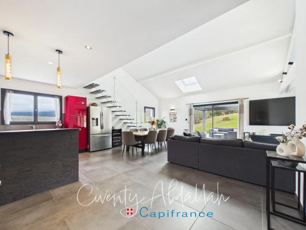 FILLIERE (74) Villa contemporaine avec vue panoramique sur un terrain de 6330 m²