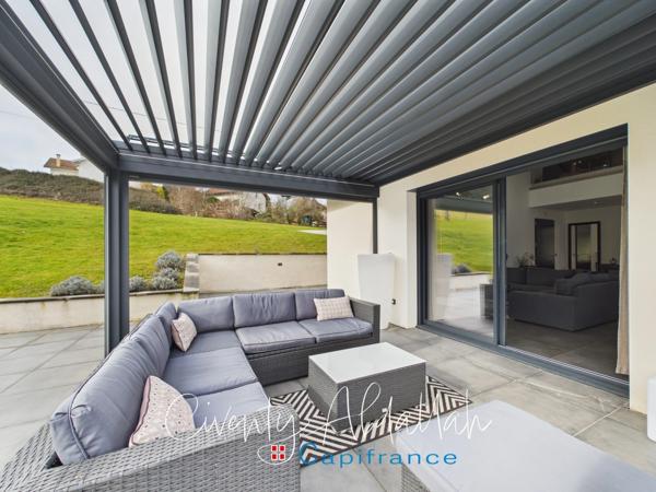 FILLIERE (74) Villa contemporaine avec vue panoramique sur un terrain de 6330 m²