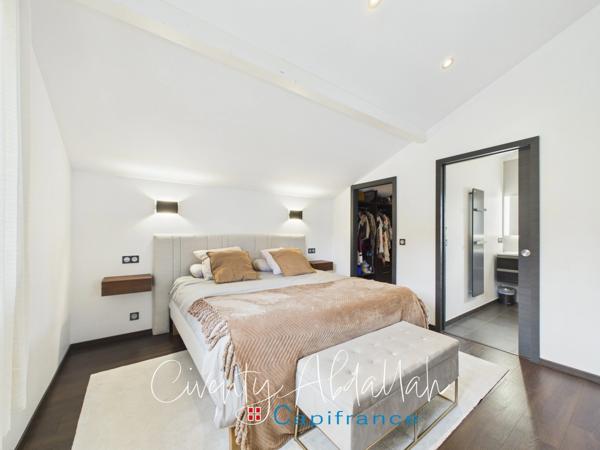FILLIERE (74) Villa contemporaine avec vue panoramique sur un terrain de 6330 m²