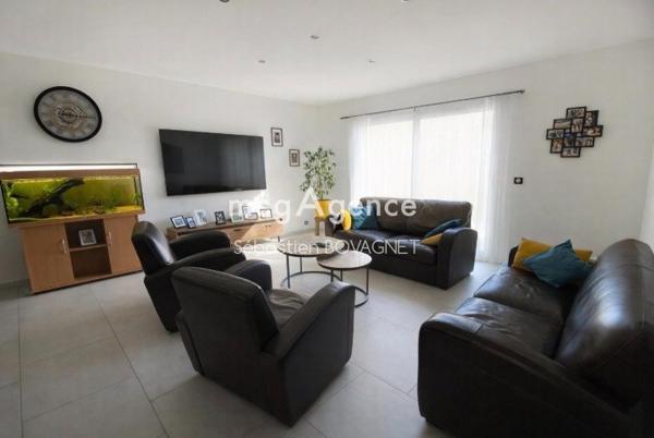 Maison à MONTBIZOT, 72380 - 8 pièces 193m²