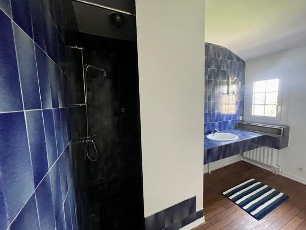 Saint-Priest-en-Jarez (42270) Maison 280M2 avec terrain de 2000M2 et piscine .