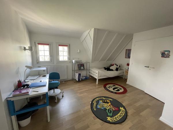 Saint-Priest-en-Jarez (42270) Maison 280M2 avec terrain de 2000M2 et piscine .