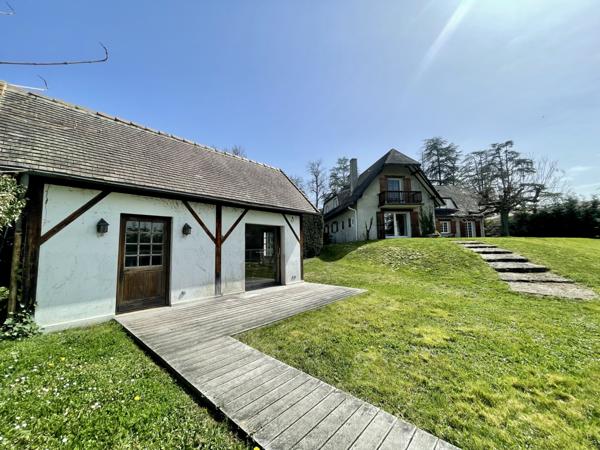 Saint-Priest-en-Jarez (42270) Maison 280M2 avec terrain de 2000M2 et piscine .