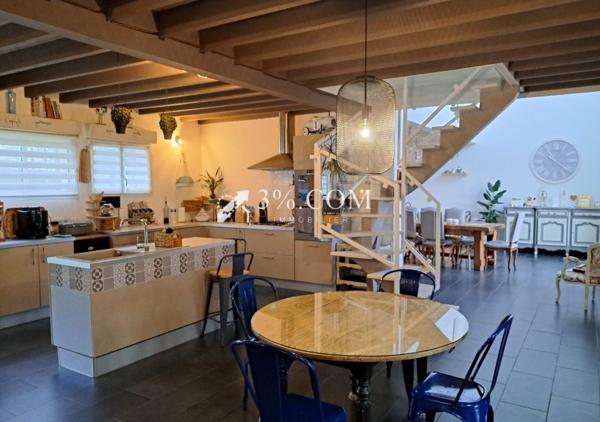 Maison 7 pièce(s) 4 chambre(s) 230 m²