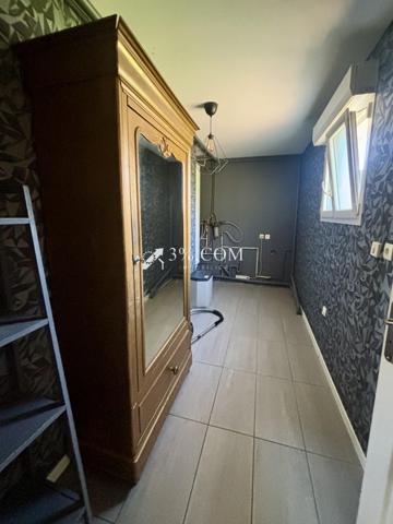 Maison 7 pièce(s) 4 chambre(s) 230 m²