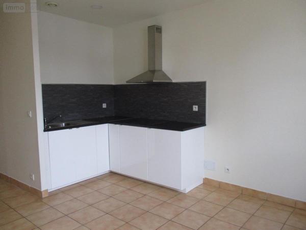 Appartement à louer à Brionne dans l'Eure (27800), ref : 27049-L108