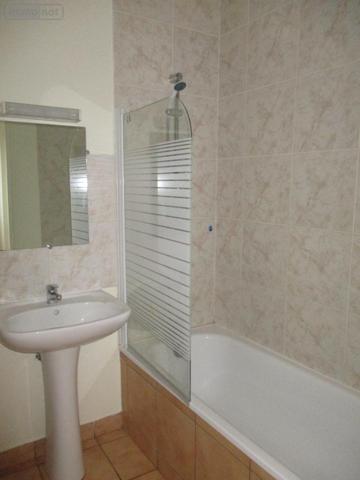 Appartement à louer à Brionne dans l'Eure (27800), ref : 27049-L108