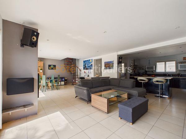 Vente Maison161,3 m² - 6 Pièces - EYSINES (33320)