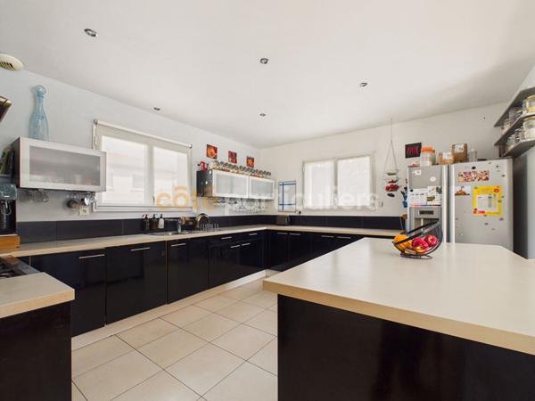 Vente Maison161,3 m² - 6 Pièces - EYSINES (33320)