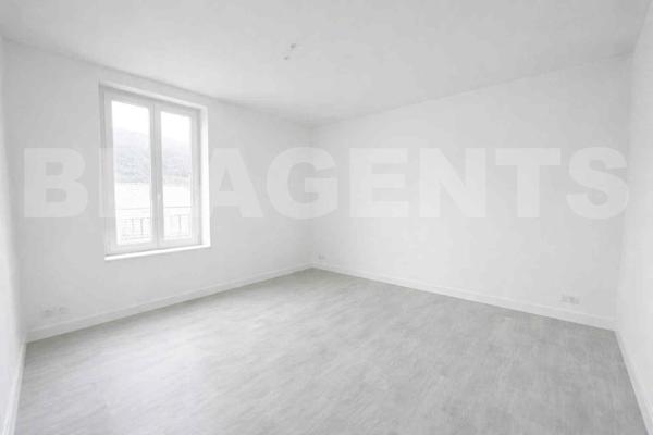 Maison rénovée pour la vente