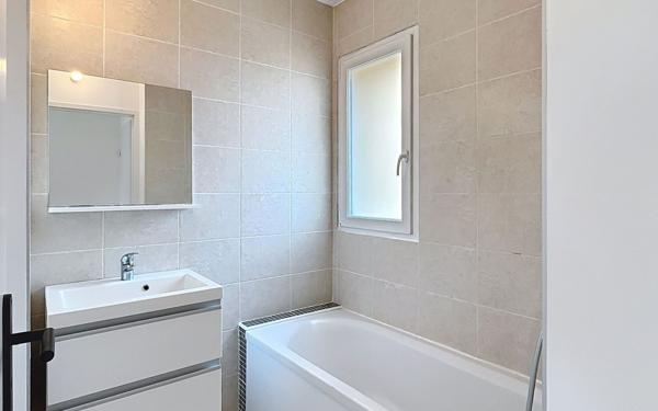 Maison à vendre    4 pièces •  Le Pontet