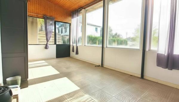 Maison à rafraîchir/rénover avec deux T2 attenants à rénover.