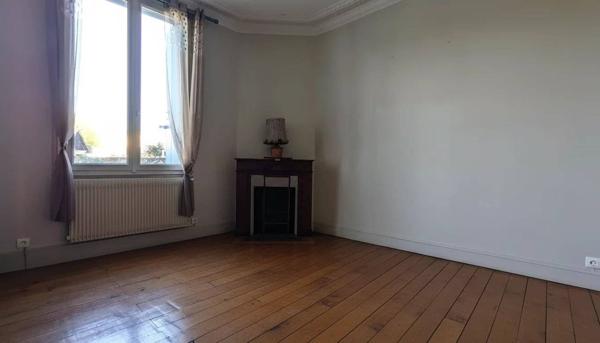 Maison à rafraîchir/rénover avec deux T2 attenants à rénover.