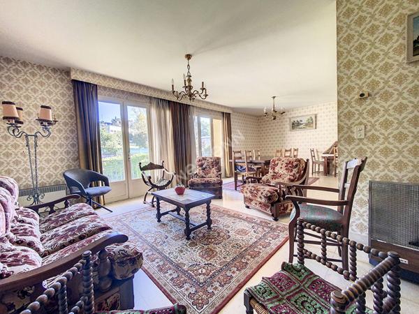 GRANDE MAISON A VENDRE BRIVE LA GAILLARDE 197M2 7 CHAMBRES - GARAGE - 2 SALLES D'EAU - 1 SALLE DE BAINS - 2 WC - 1 CUISINE AMENAGEE ET EQUIPEE - TERRAIN 350 M2
