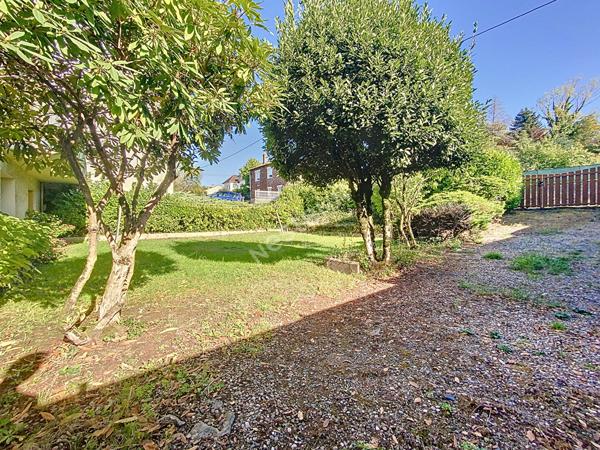 GRANDE MAISON A VENDRE BRIVE LA GAILLARDE 197M2 7 CHAMBRES - GARAGE - 2 SALLES D'EAU - 1 SALLE DE BAINS - 2 WC - 1 CUISINE AMENAGEE ET EQUIPEE - TERRAIN 350 M2