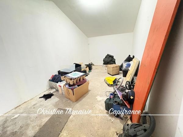 Maison à vendre Plain-Pied - 3 chambres - Garages - Grand terrain  COMMEQUIERS (85)