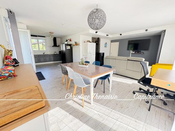 Maison à vendre Plain-Pied - 3 chambres - Garages - Grand terrain  COMMEQUIERS (85)