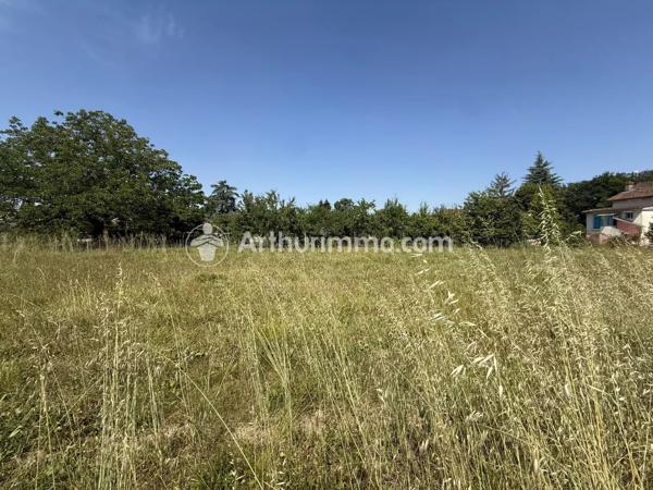 Vente                                                      Terrain
                        
                                         874 m2                     à Saint-Astier
