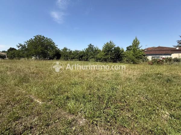 Vente                                                      Terrain
                        
                                         874 m2                     à Saint-Astier