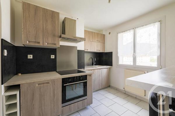 Appartement à vendre  3 pièces - 63 m 2   FONTAINE  - 38
