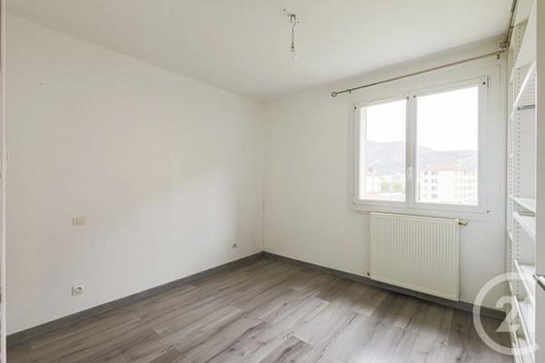Appartement à vendre  3 pièces - 63 m 2   FONTAINE  - 38