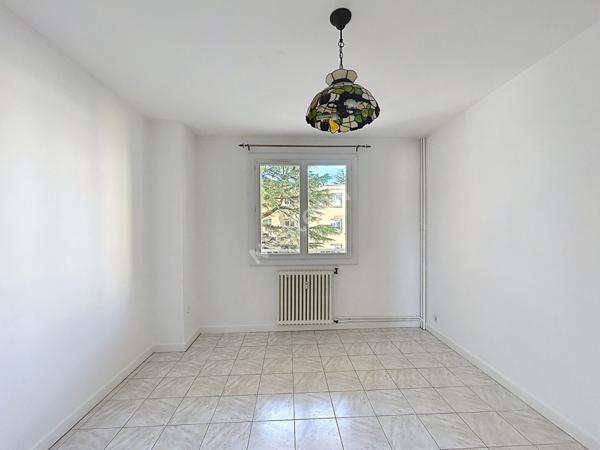 Appartement Montélimar 3 pièce(s) 65.92 m2