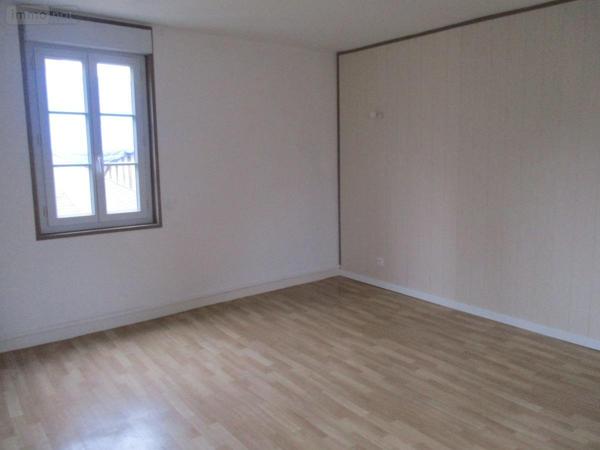 Appartement à louer à Brionne dans l'Eure (27800), ref : 27049-L206