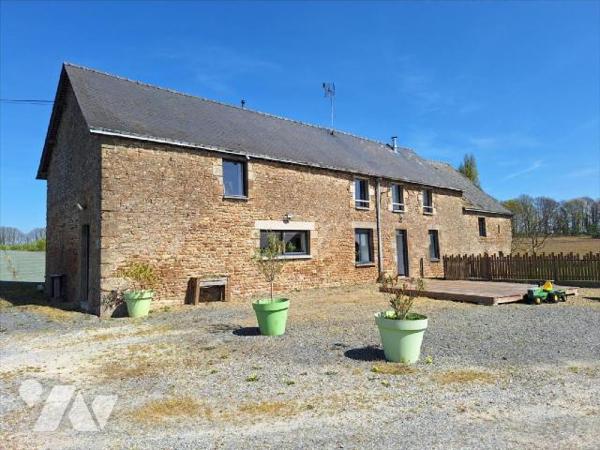 A Vendre, à ERNEE (53500) en Mayenne. Une maison à usage d'habitation, offrant 296 m² habitable...