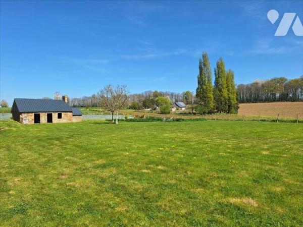 A Vendre, à ERNEE (53500) en Mayenne. Une maison à usage d'habitation, offrant 296 m² habitable...