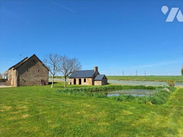 A Vendre, à ERNEE (53500) en Mayenne. Une maison à usage d'habitation, offrant 296 m² habitable...