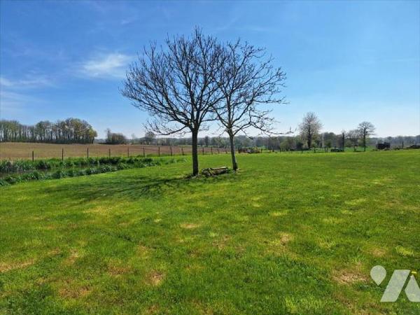 A Vendre, à ERNEE (53500) en Mayenne. Une maison à usage d'habitation, offrant 296 m² habitable...