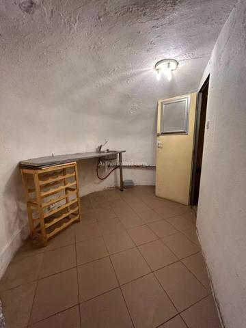 Vente                                                      Local commercial
                        
                     1 pièces                      30 m2                     à Aubagne
